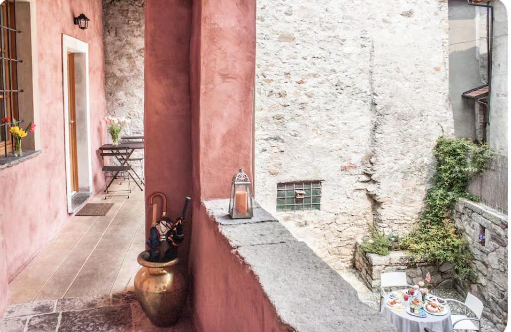 Alla Torre Del Barbarossa B&B Foresteria 만델로델라리오 외부 사진