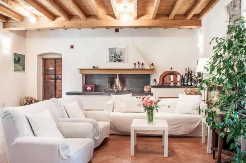 Alla Torre Del Barbarossa B&B Foresteria 만델로델라리오 외부 사진